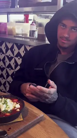 Setidaknya cari pengganti Mees itu yg lebih bagus, bukan downgrade kaya si Lemkin 🤣 #CapCut #meeshilgers #fyp #fctwente 