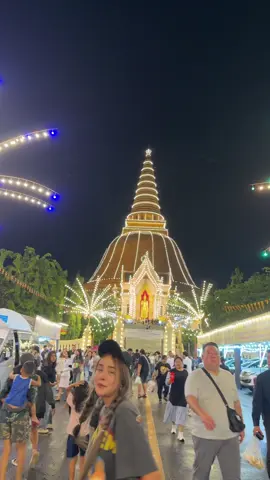 องค์พระปฐมเจดีย์ หันหน้าเข้าพระร่วง ซ้ายมือ #กาละแมแม่เกด #ขนมหม้อแกงพ่อนนท์ 