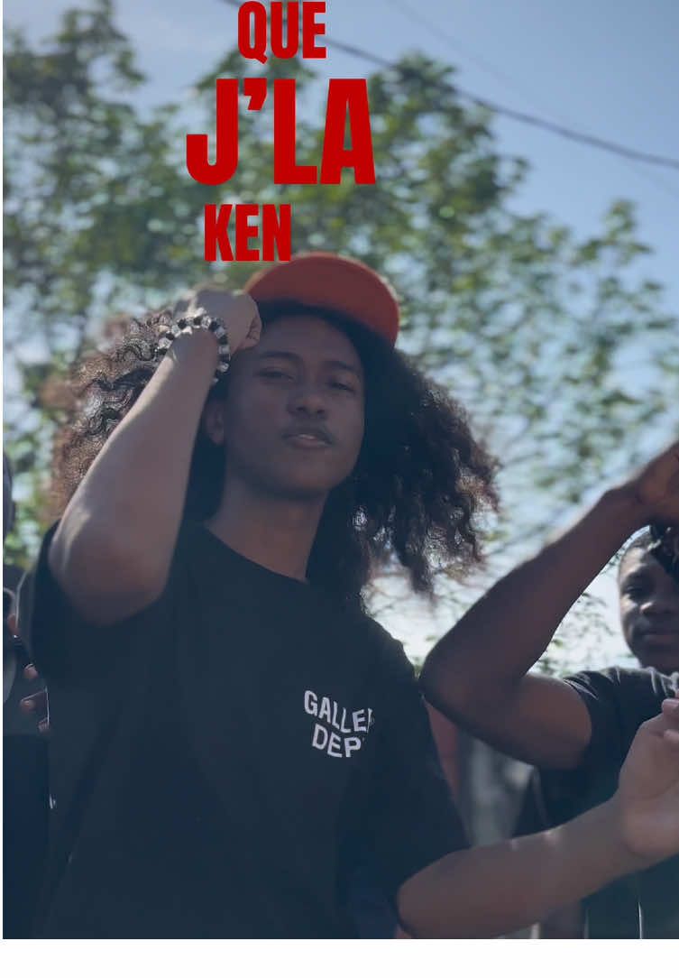 MAINTENANT DISPONIBLE! 