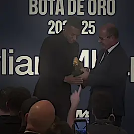 رسماً امبابي يفوز بجائزة الحذاء الذهبي🔥😎🇫🇷#الشيخ_امبابي👑 #تيم_fbi⚡ #تيم_dto⚡ #تيم_مصممين_العرب💎 #اساطير_الدون🇵🇹🔥 