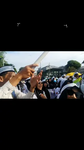 PULUHAN RIBU GURU MADRASAH MENUJU ISTANA NEGARA #demogurumadrasah #PGMI