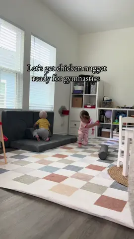 I love this little girl and love that she loves gymnastics every week! Once again @SoCozy saving us with the detangling spray ❤️ #socozykids #collab 