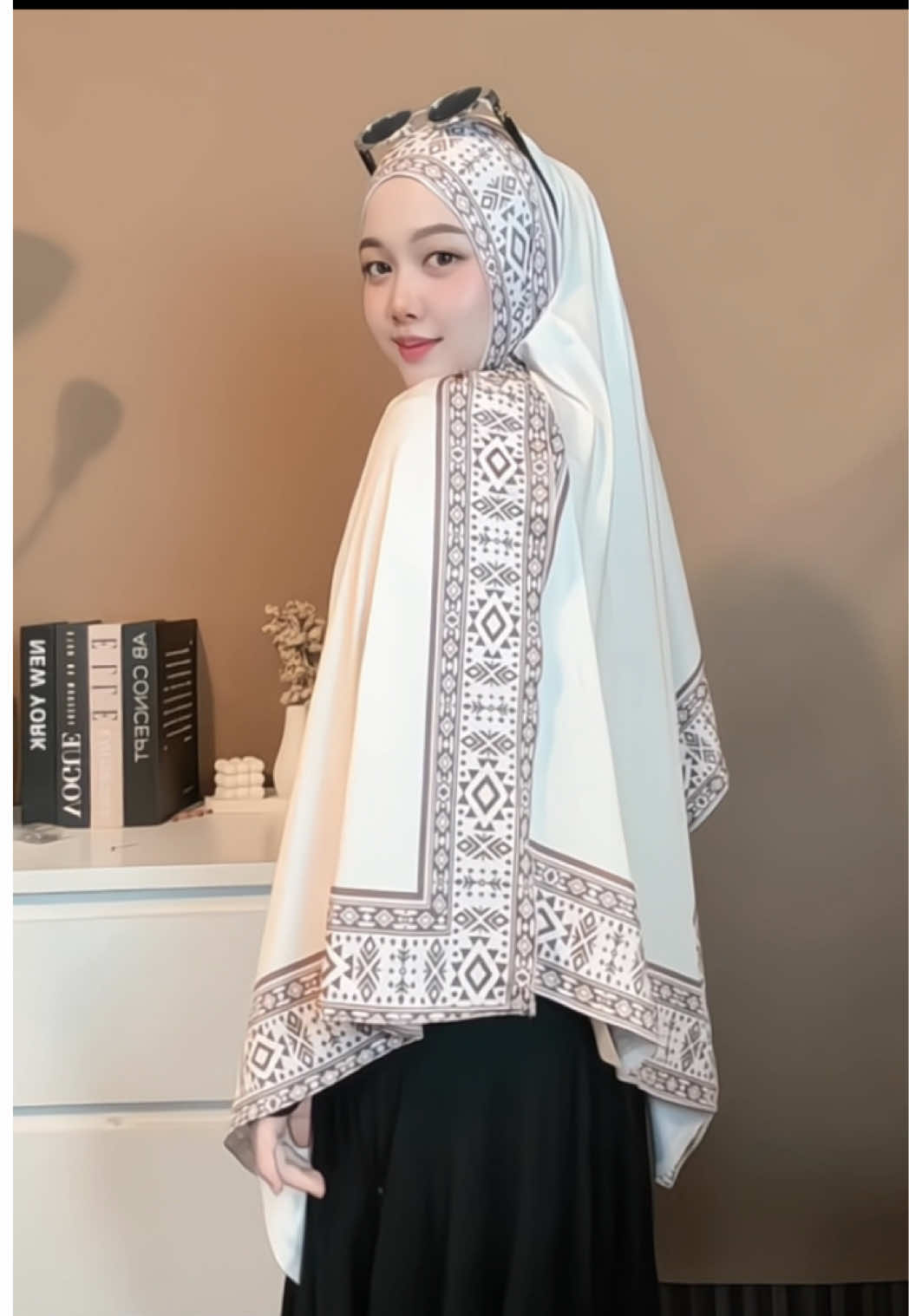 Pamina motif etnic 🤍#pasmina #hijabtutorial #OOTD #rekomendasioutfit #fyp 