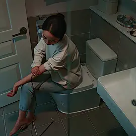 Labubuween made this halloween costume from christmas chains  #DIY #makeup #cosplay #labubu