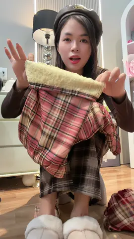 Quần kẻ suông lót lông mặc mùa đông phải nói là ấm