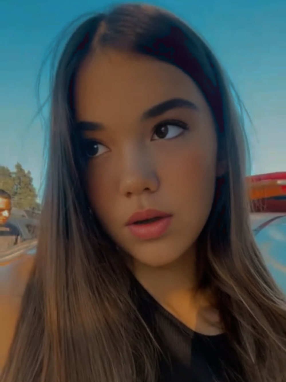 no tenía ganas de trabajar el fin de semana pero bueno #chambaeschamba #cieloazul💙 #outfits 