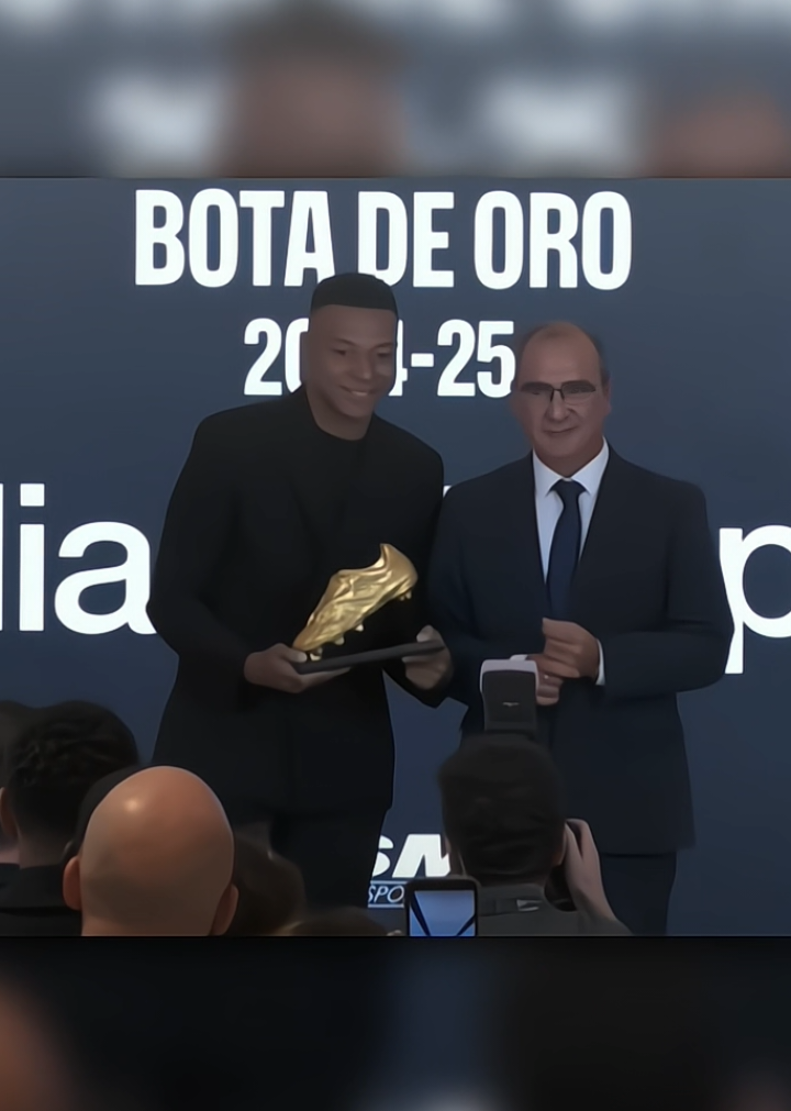 Congratulation Kylian Mbappe 👏😊 #kylianmbappé #goldenboot #realmadrid #footballtiktok #fyp 