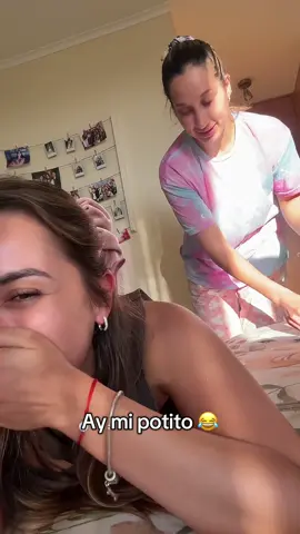 Cuando nos pincha nos entre enfermeras 🤣 mi potito quedó adolorido 😅. #CapCut #pinchazo #enfermeras #gracioso  #risa 