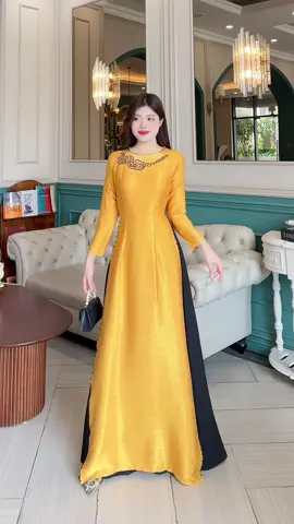 Áo dài thêu nhẹ nhàng nhưng vẫn nổi bật luôn ạ #aodaitheu #20thang11 #20thang10 #8thang3 #aodaitet 