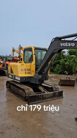 VOLVO EC55 giá chỉ 179triệu lh 03838.03.222 Phượng -- 039.383.5590 Trang #trangmayxucsocson #baimaygiahuy #mayxucsocsongiare 