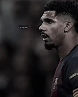 هو في مثلك حتى نشجعة ؟ 💙❤️ #تيم_ريبو🍋 #footbal #foruyou 