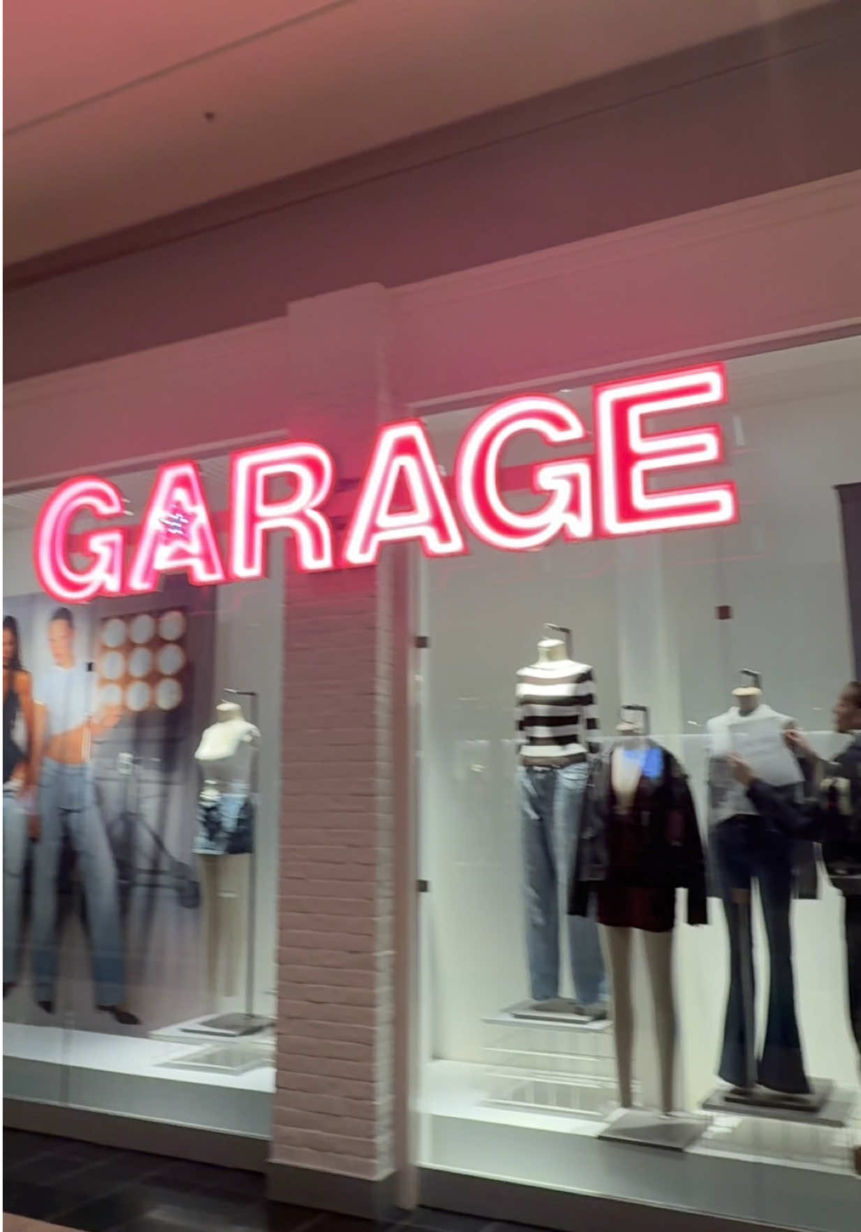 come work with us at ross park ‼️ #pittsburgh #garageclothing #iweargarage #shopgarage #garagepartner @Garage Clothing @Shy 