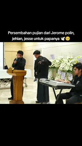 Persembahan pujian dari Jerome polin, jehian, jesse untuk papanya 🕊 #ayahnyajeromepolin #papajeromemeninggal #jesse #jehianps #jeromepolin Jerome polin menangis