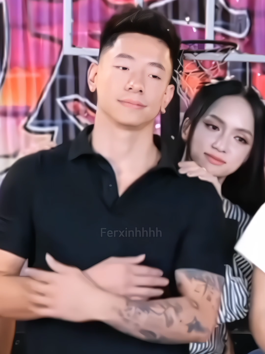 Phú Cường lên tiếng khi bị toxic về chuyện tình cảm. Var nhầm người rồi, tâm lý của anh vững vàng, trưởng thành, mặc kệ những lời người khác bàn tàn thì mới yêu và đồng hành cùng chị lâu đến như vậy #huonggiang #phucuong #couple #xh #tiktok 