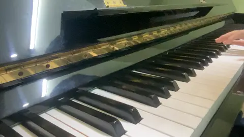 Nghe nó kì kì..#conan #piano 