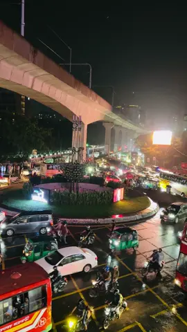 ব্যস্ততম ঢাকার কারওয়ান বাজার মোড়ের বর্তমান দৃশ্য #Dhaka #KarwanBazar #BusyCity #Bangladesh #CityLife  @Saiful Raju 