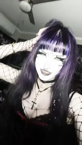 happy halloween!!! so pumped to reveal my costume 😈                                 #happyhalloween #makeuptransition #goth #tradgoth #xyzbca 