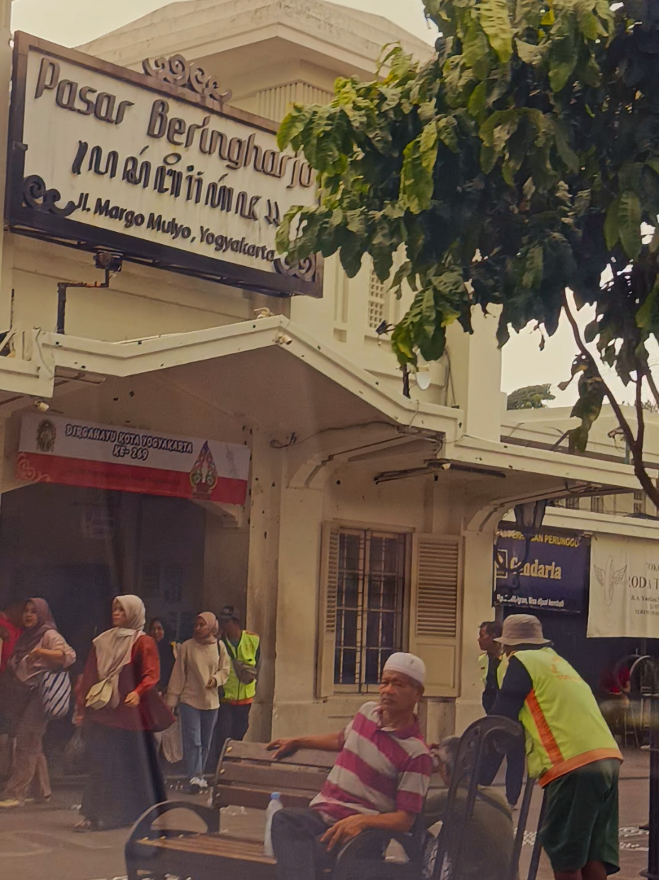 malioboro mau diapain aja tetep suasananya sama meninggalkan kenangan yg tak bisa dilupakan.. #malioboro #fyp #jogja 