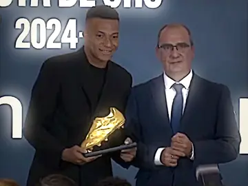 كليان امبابي يستلم الحذاء الذهبي 🔥😴#تيم_fbi⚡ #تيم_أيكونز #درافن⚜️ #ريال_مدريد_عشق_لا_ينتهي 