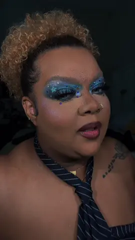 Annie are you ok? #maleuplooks #tropiicalpunch 