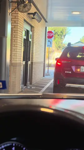 This is why I love chick fil a lol #chickfila #eatmorechicken #fyp #costume #elchavodel8 