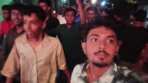 দেওয়া মতো কোন ক্যাপশন খুজে পাচ্ছি না,, তাই ক্যাপশন বাদেই পোস্ট করলাম 🥰🥰