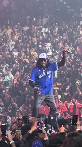 Toronto caught a FEVER for night 3. @vybzkartel had the whole city moving like Yard 🇯🇲🇨🇦 Night 3 had to be the best night. #vybzkartel #toronto #night3 #fever #jamaicatiktok 