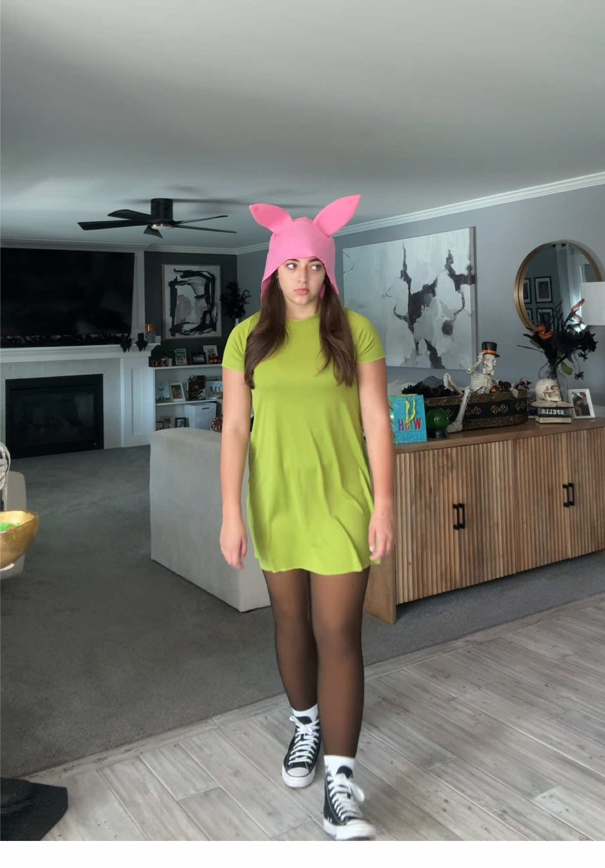 live laugh love louise #bobsburgers #louisebelcher #halloween #costume #halloweekend 