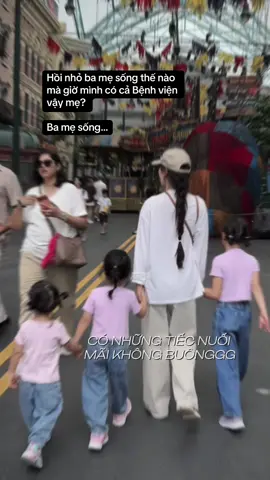 Ba mẹ đánh đổi tuổi trẻ của mình..