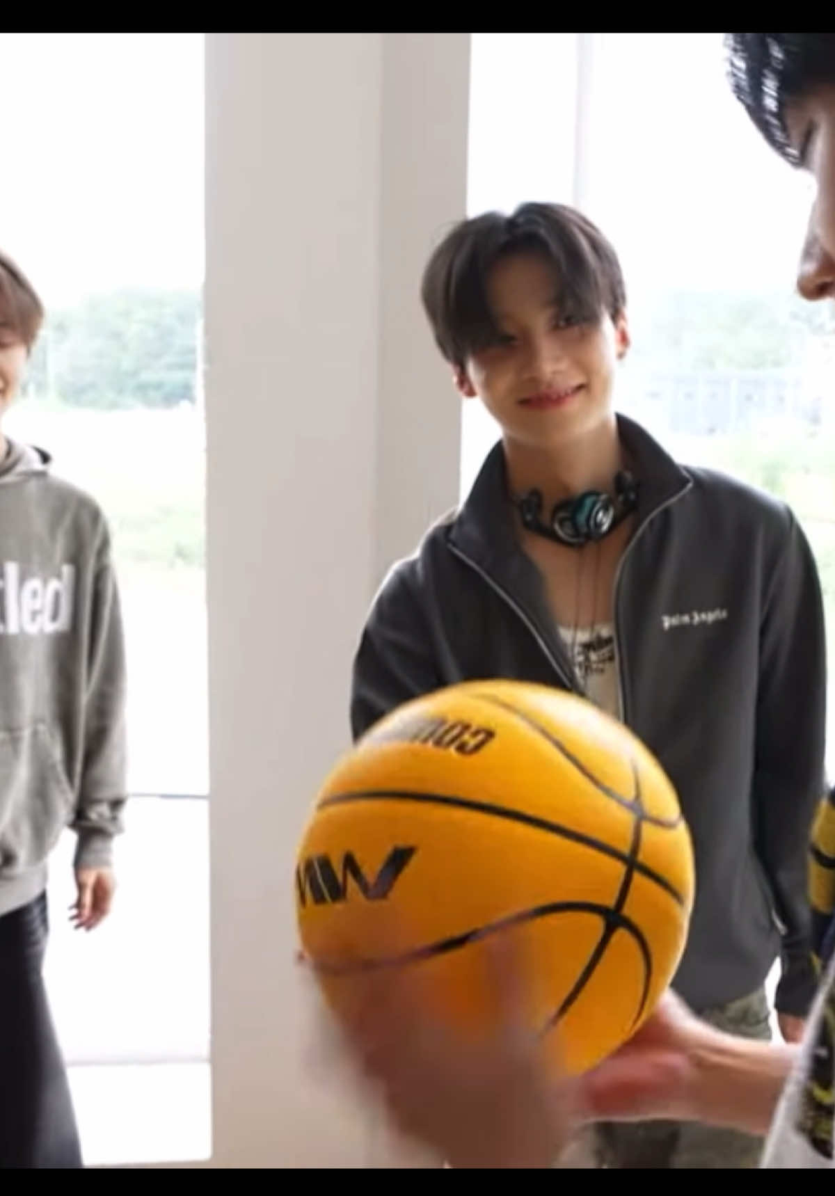 Someone please hide the basketball, baby xl looks traumatized 😭 #sangwon #leesangwon #ald1 #alphadriveone #fyp 