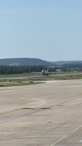 Emirates (Emirates Courier Express livery)A380 takoff ám rumoy 16 öt Zürich airport#zurchi🇨🇭 #zurchairport #a380 #emirates 