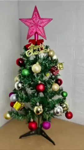 🎄✨ Transforme sua casa em um verdadeiro conto de Natal com essa Árvore de Natal de Mesa Luxo 60cm! 🌟 Já vem decorada, perfeita pra deixar qualquer cantinho com aquele clima mágico e elegante de fim de ano 🎁💚 🎅💫 Ideal para mesas, escritórios e decorações modernas — pronta pra brilhar sem esforço! 🛒 Comente “EU QUERO” para receber o link e garantir a sua antes que acabe! ❤️ #Natal2025 #ShopeeAchadinhos #DecoracaoDeNatal #ArvoreDeNatal #NatalEmCasa 