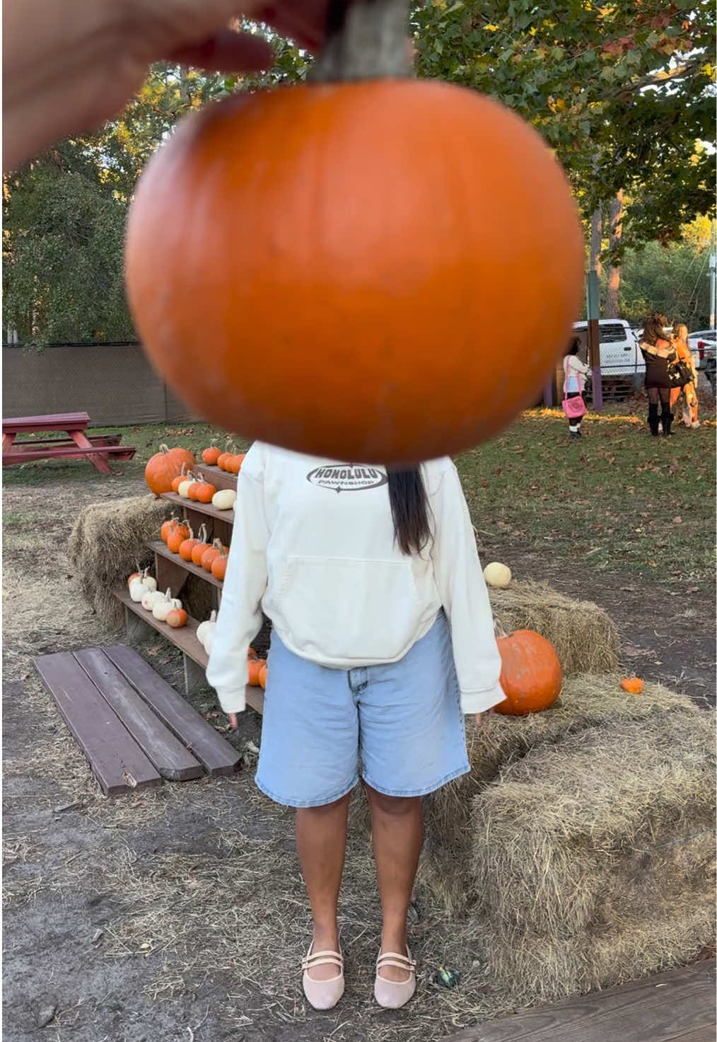 pumpkin patch with the fam 🤎