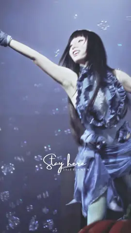 Trời xanh xanh ngát xanh gió tung tăng trên lá xanh Một cô em trông rất xinh tươi =)))) #mymy #mymyismeh #MyMythechillfest 