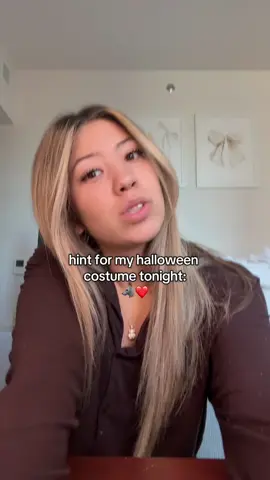 any guesses???  #halloween #halloweencostume #halloween2025 #halloweentransition #halloweenaudio 