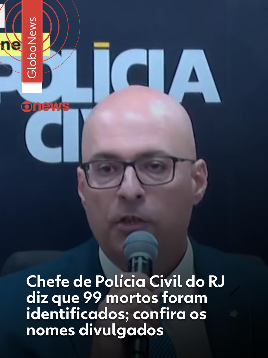 Megaoperação no Rio - O delegado Felipe Curi, chefe da Polícia Civil do Rio de Janeiro, atualizou as informações sobre a megaoperação contra o crime organizado ocorrida na terça-feira (28). Segundo ele, 99 criminosos foram identificados e destes, 39 seriam de outros estados. Segundo Curi, dos mortos – que totalizam 117 criminosos, além dos quatro policiais, dentre os já identificados 13 são do Pará, 7 do Amazonas, 6 da Bahia, 4 do Ceará, 1 da Paraíba, 4 de Goiás, 1 de Mato Grosso e 3 do Espírito Santo. Na operação, havia 42 mandados de prisão em aberto. Dentre alguns dos identificados, estão: - Russo, chefe do tráfico em Vitória (BA); - DG, chefe do tráfico na Bahia (BA); - FB, chefe do tráfico na Bahia (BA); - PP, chefe do tráfico do Pará (PA); - Chico Rato, chefe do tráfico em Manaus (AM); - Gringo, chefe do tráfico em Manaus (AM); - Mazola, chefe do tráfico em Feira de Santana (BA); - Fernando Henrique dos Santos, chefe do tráfico em Goiás (GO); - Rodinha, chefe do tráfico em Itaberaí (GO); A megaoperação deixou 121 pessoas mortas e 113 foram presas, segundo a cúpula da Segurança do Rio de Janeiro. Ainda, 118 armas foram apreendidas. Para saber mais, clique em ‘leia o artigo’ #g1 #tiktoknotícias #megaoperação #crimeorganizado #riodejaneiro