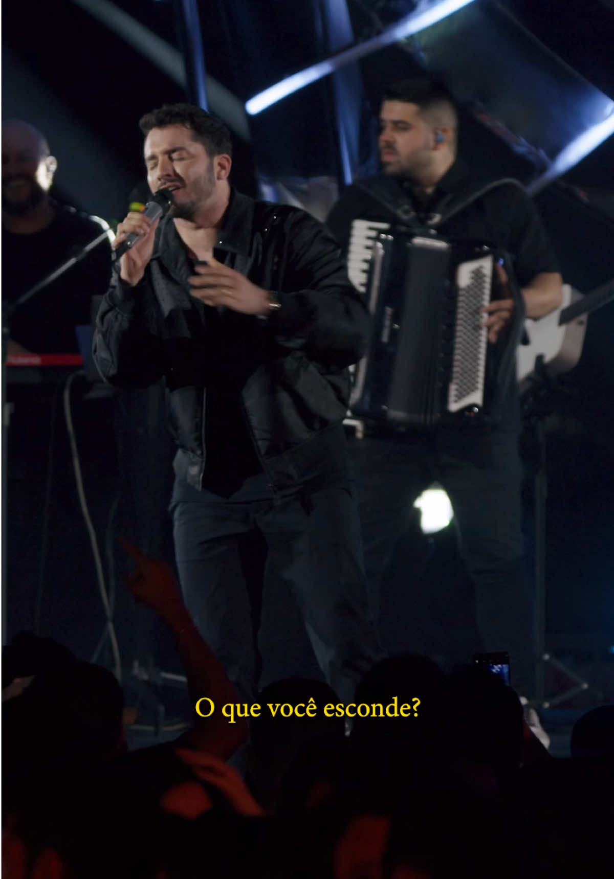O clipe de “O que você esconde”, minha música inédita já está no ar! Bora curtir o final de semana ao som de Jonas Intense ❤️‍🔥❤️‍🔥❤️‍🔥 #jonasesticado #jonasintense #musicanova #oquevoceesconde 