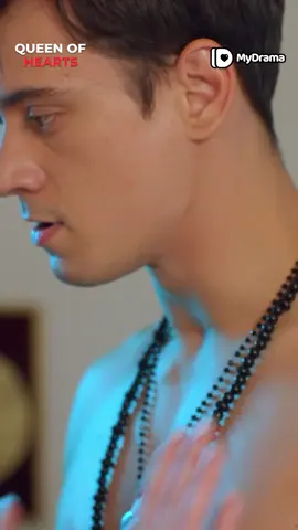 In a world ruled by cards, some truths can't be held back. Andrea and Nathaniel's connection ignites in an unexpected confession, challenging everything they thought they knew. This changes their game forever. ✨ #WhatToWatch #SeriesToWatch #TeenDrama #queenofhearts