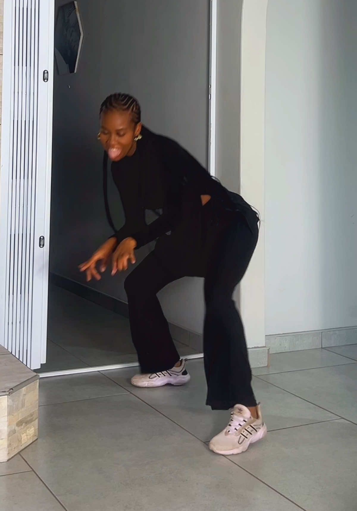 To us who won’t be pregnant this December ngithi ON THE FLOOR! DC : @Thembelihle_b @beekaysa 