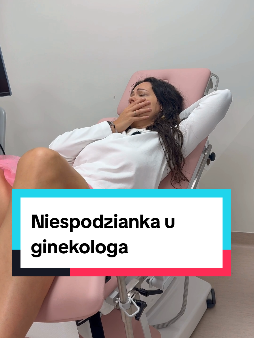 Czasem wizyta z cytologią u ginekologa może skończyć się niespodzianką ale właśnie.. czasem nie mamy na to wpływu.   💨🎶  Bo jelita też chcą wziąć udział w tym całym zamieszaniu na fotelu 🙊 Ale ginekolożka zna doskonale ten dźwięk i ten zapach, więc zamienia całe zamieszanie w fizjologiczną codzienność. PS Morał? Wstyd trwa 3 sekundy, a zdrowie jest bezcenne 🤪😎🙊 PS2 ale w gruncie rzeczy nie ma się czego wstydzić. Kto nigdy nie wypuścił wiatru w mało komfortowej sytuacji, niech pierwszy rzuci kamieniem 🤫😁 @Marta Wójcik  #dietetyczka 