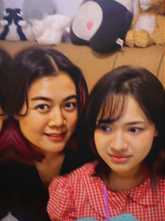 nin 🫵 bisa beneran dikit gak 😮‍💨 itu foto bareng mak lu loh 😅 dasar taplak meja 😂😂 #pandaunyu🐼 #nachiajkt48 #ninatutachia #anomaligen12 #lewatmanaajaterserah 