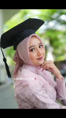 GAK MAU MAAFIN MUA WISUDA KU ITU  Karena ngapain minta maaf orang puas bangett sama hasilnya pliss, ini worth it bangett dengan harga yang murceee🫠🫠 PL / Booking 💌 ‪+62 812‑2651‑6159‬ #fyp #viral #makeupwisuda #muasolo #makeupartist 