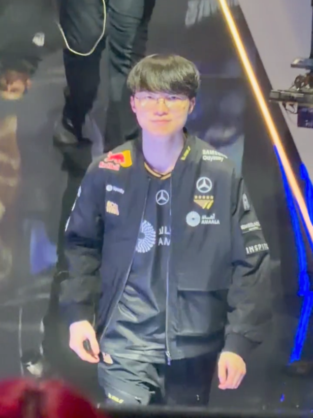 Miệng mèo cứ nhếch lên mãi thôi ☺ #Faker #페이커 #LeeSanghyeok #이상혁 #T1WIN 