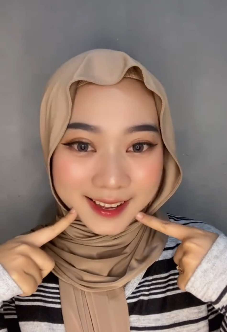 😍🫶🏻✨ #trending #fypage #lypsync #tutotialmakeup #lampungpride 