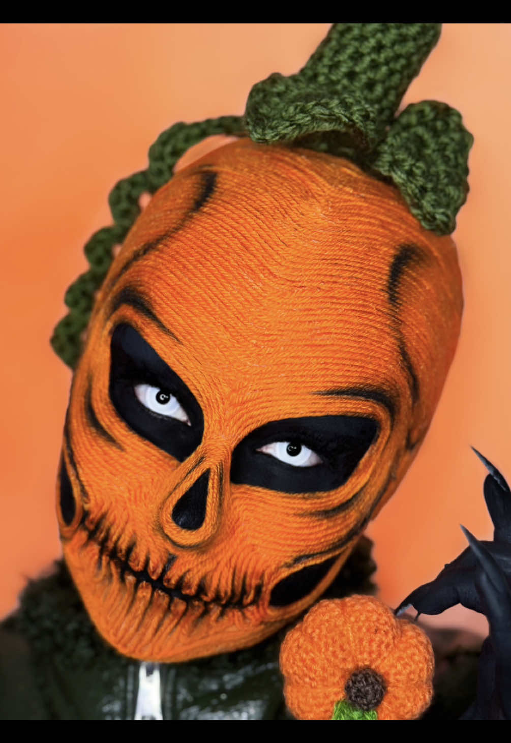 Happy Halloween 🧶🎃 ib @Anna👩🏼‍🎨 @drew #halloweenmakeup #yarnmakeup #pumpkinmakeup #skullmakeup #creativemakeup 