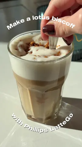 Als je dacht dat je koffie niet beter kon, probeer dit eens 😋 Lotus speculoos latte made easy met de Philips LatteGo☕️  #coffeerecipes #lattego #coffeetiktok #fyp #lattemachiato  @Philips Home Appliances 