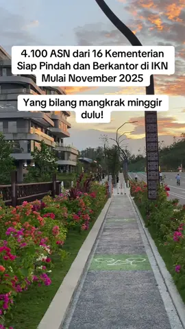 4.100 aparatur sipil negara dari 16 kementerian akan mulai menempati kantor baru di Ibu Kota Nusantara pada November 2025. Langkah ini adalah tahap awal pemindahan pusat pemerintahan ke IKN setelah ditetapkan sebagai ibu kota politik Indonesia melalui Peraturan Presiden Nomor 79/2025.