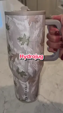 The perfect design for Fall 🍁🪾#hydrojug #hudrojugtraveler #toddlermom #camouflage 