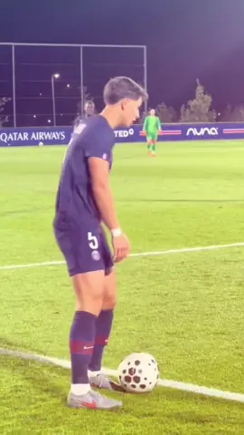 الفكره مسروقه فولو +لايك ياحلو👍🏻 #اليسا_لاعبه_باريس🇫🇷 #اليسا #اليسا_دي_الميدا #elesa #اليسا_لاعبه_باريس 