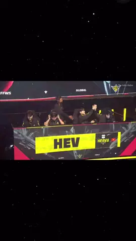 🔥🔥🔥 BẢNG XẾP HẠNG VÒNG BẢNG NGÀY 1 | FFWS GLOBAL FINALS 2025 (31.10) 🇻🇳 Ngày thi đấu đầu tiên khép lại đầy cảm xúc với niềm vui dành cho người hâm mộ Việt Nam, khi 3/6 Booyah! đã gọi tên GOW Esports, HEAVY và P Esports Free Fire! 💥 Tuy nhiên, chừng đó vẫn chưa đủ để các đại diện của chúng ta bứt phá lên nhóm đầu trên BXH, và chắc chắn hành trình phía trước vẫn còn rất nhiều điều đang chờ đợi! ⚔️ 👉🏻 Trong khi đó, WAG Free Fire có một ngày thi đấu không như kỳ vọng, chỉ giành được 27 điểm và tạm xếp Top 11 sau Ngày 1. 📌 Ngày mai, lượt trận của bảng B và C sẽ tiếp tục diễn ra. WAG cùng HEAVY sẽ bước vào loạt trận cuối của Tuần 1 – thời điểm quyết định để bứt tốc và cải thiện thứ hạng! 💪 📣 Cùng đón xem và cổ vũ hết mình cho các đại diện Việt Nam vào 17H ngày mai nhé! 🔥🇻🇳